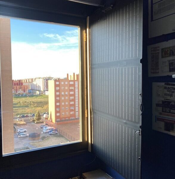 Así de Fácil es Instalar Paneles Solares en un piso. Instalación de energía solar Fotovoltaicos en la ventana de un Piso placa solar en ventana piso