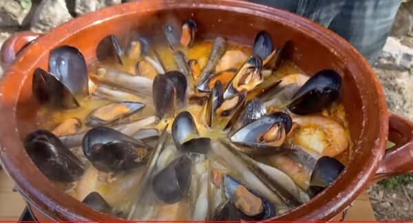 Así de fácil es hacer una Caldereta de Marisco Como hacer una caldereta de marisco