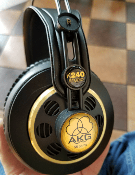 AKG k 240 audifonos