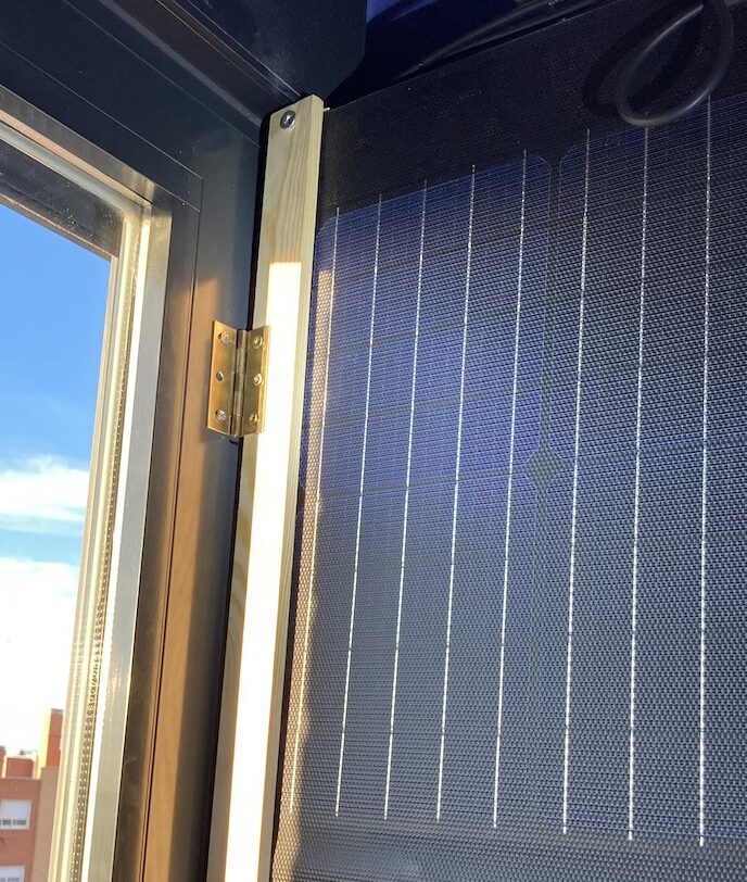 panel solar en ventana piso