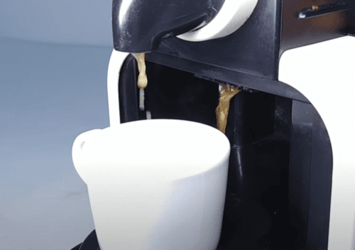 cafetera nespresso pierde agua por debajo