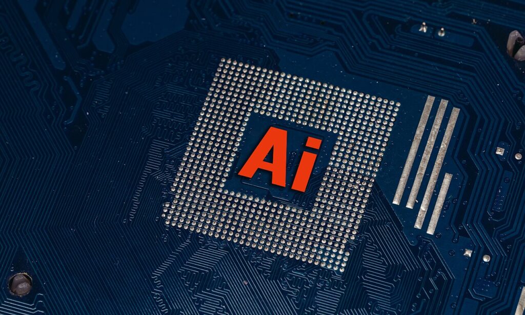 Concepto de inteligencia artificial en un chip electr&oacute;nico, ilustrando la comparativa entre ChatGPT y Gemini
