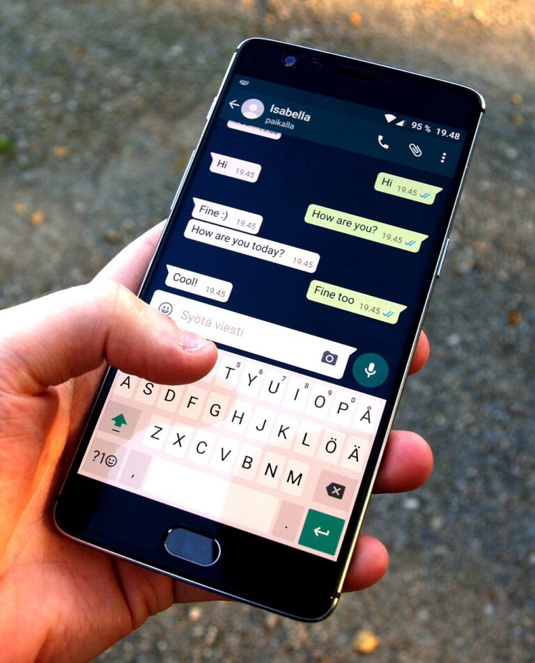 C&oacute;mo activar Meta AI en WhatsApp: gu&iacute;a completa y trucos (2026)