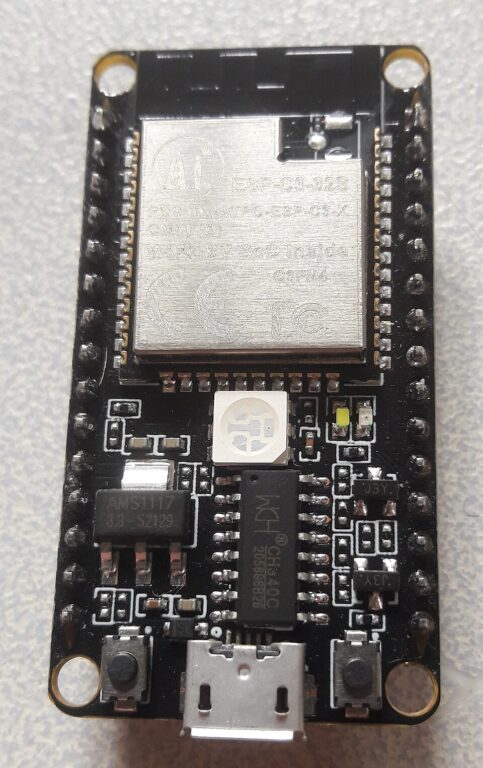 Placa de desarrollo con microcontrolador ESP32-C3 para un sensor de calidad del aire casero