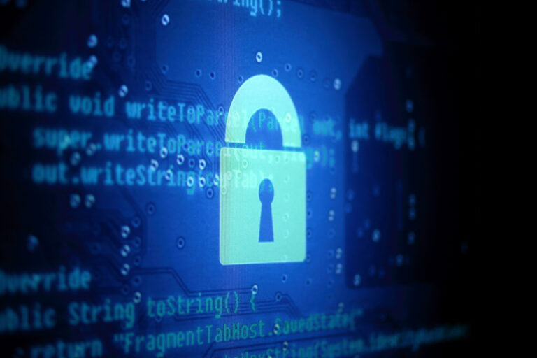 Candado digital representando la seguridad informatica y el hacking etico